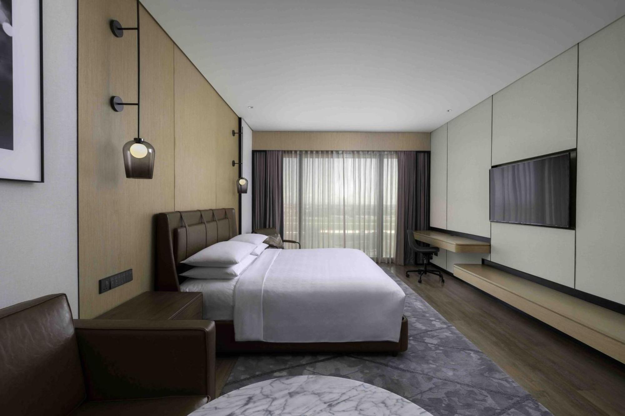 Sheraton Manila Hotel At Newport World Resorts Pasay Exterior photo